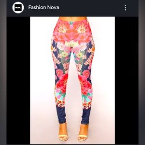 Fashion Nova leggings 🎀